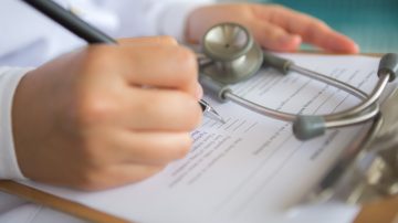 O que considerar antes de contratar um plano de saúde? - Amil Assistência Médica
